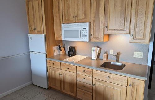 Traverse City Hotel | Pointes North Beachfront Resort Hotel