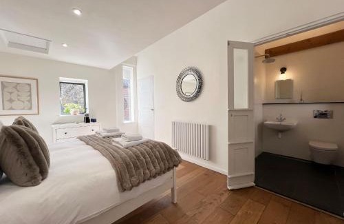 Woodbridge House | Polly's Yard
