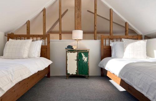 Woodbridge House | Polly's Yard