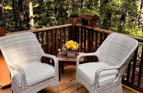 Sumner County House | Pollys Place for bird lovers - Private, Close to Gallatin-Sleeps 10-Pet Friendly