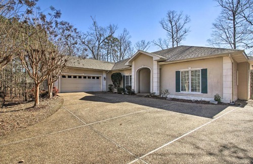 Hot Springs Village House | Ponce de Leon Golf Course Home on 12th Green!