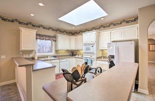 Hot Springs Village House | Ponce de Leon Golf Course Home on 12th Green!