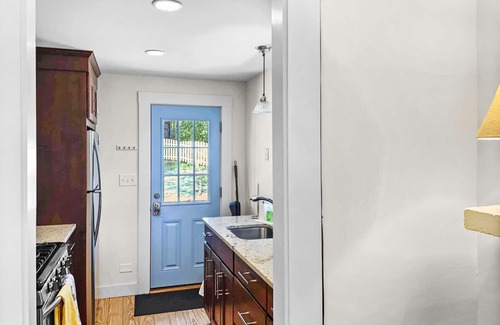 Harwich Cottage | Pond Front Beach Pet Friendly AC WiFi