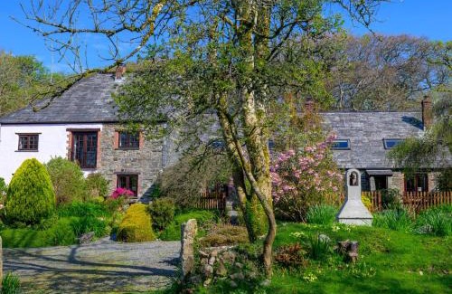 Brazzacott House | Pond Meadow