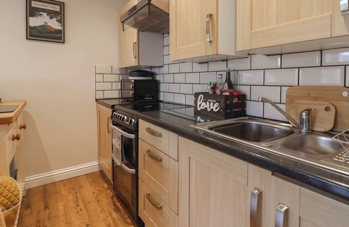 Beaminster Cottage | POND VIEW AT YEABRIDGE FARM, with a garden in Mosterton