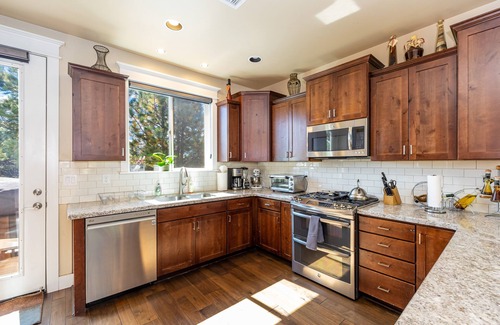 Ponderosa Trails House | Ponderosa Heights Retreat - Large 5+ bedroom home with AC!