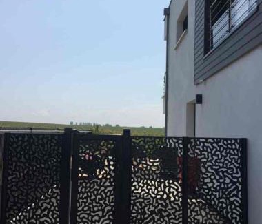 Saint-Come-de-Fresne Apartment | pontons view residence