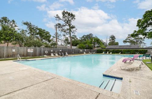 Memorial House | Pool Access Energy Corridor Townhome in Houston!