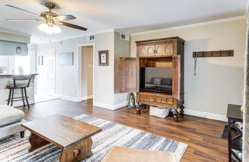 Memorial House | Pool Access Energy Corridor Townhome in Houston!