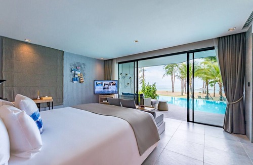 Khuekkhak Resort | Pool Access Grand Seaview with Jacuzzi (PS3)
