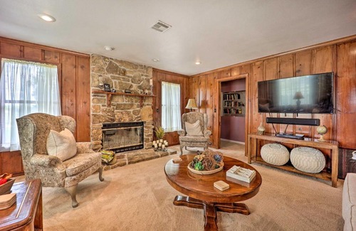 Grove House | Pool and Outdoor Kitchen Grand Lake Getaway!