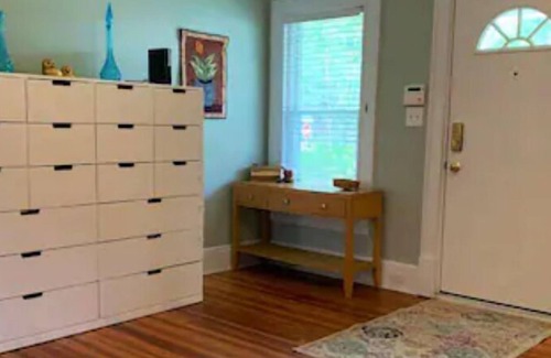 Durham House | Pool! Cozy 1940s bungalow in Northgate Park