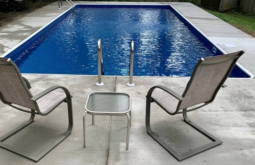 Durham House | Pool! Cozy 1940s bungalow in Northgate Park