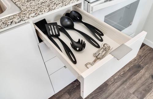 Downtown Cincinnati Apartment | Pool, Gym & Sky Lounge 1Bedroom Near Fountain Sq.