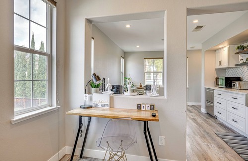 Brentwood Apartment | Pool & Hot Tub Access: Extended Stay in Brentwood!