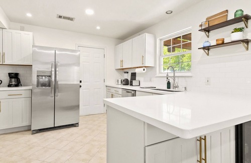 Gracywoods House | Pool, Hot Tub, Fire Pit, Karaoke, Game Room, Movie