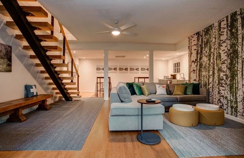 Hendersonville House | Pool 🏊‍♂️ Hot Tub 💦 Game Room 🎯 Family & Pet Friendly 🐾