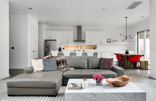 Zilker House | (Pool & Hot Tub) Modern Zilker Farmhouse