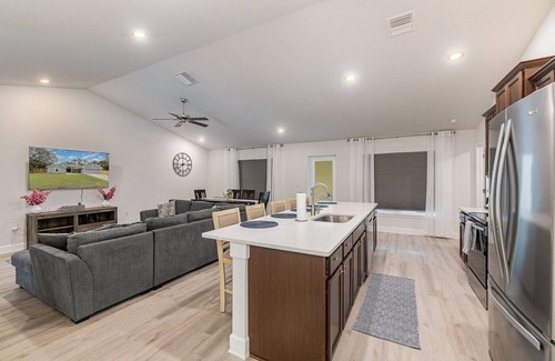 Port Malabar House | POOL & HOT TUB! Pet Friendly, King Beds, Melbourne Beach!