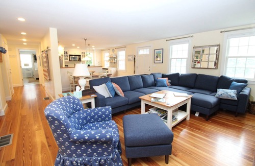 Brewster House | Pool, Hot Tub Serene Private Back Yard 1/4 Mile to Ellis Landing Beach (2387)