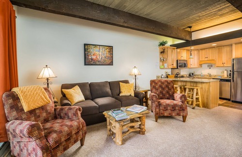 Steamboat Springs Condo | Pool, Hot Tub, Weber Gas BBQ, Renovated. Easy access into unit