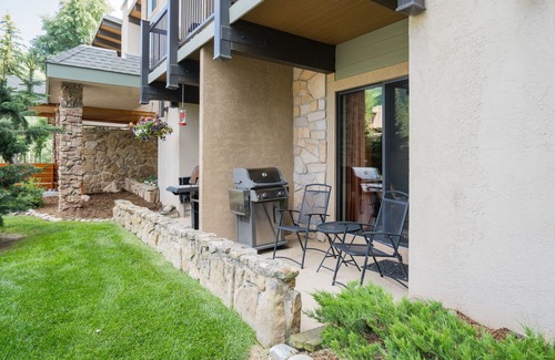 Steamboat Springs Condo | Pool, Hot Tub, Weber Gas BBQ, Renovated. Easy access into unit