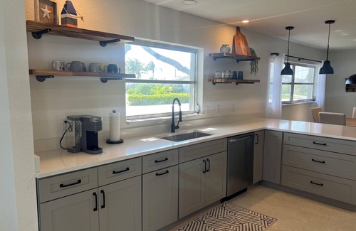 Seacoast Shores House | Pool house, close to the beach!