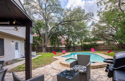 Woodstone House | Pool house l Game Room l Free Coffee