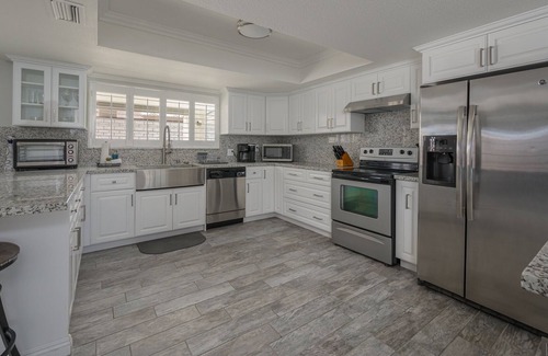 Sunridge Estates House | Pool Oasis by the Lake 5min from River & Casinos