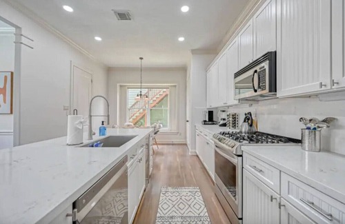 Greater Heights House | Pool Playhouse + Outdoor Fun by Downtown