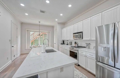 Greater Heights House | Pool Playhouse + Outdoor Fun by Downtown