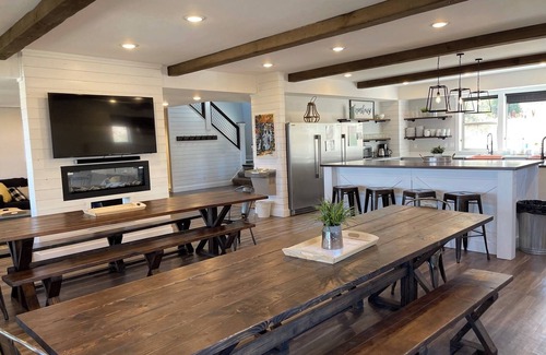 Garden City House | Pool Table, Treehouse, Indoor Pool, Lake View, Large Kitchen, Spacious Bedrooms