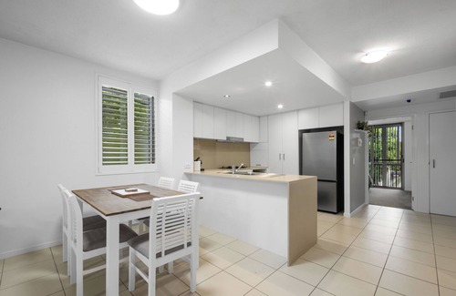 Casuarina Apartment | Pool View 3-Bed Oasis in Drift Resort