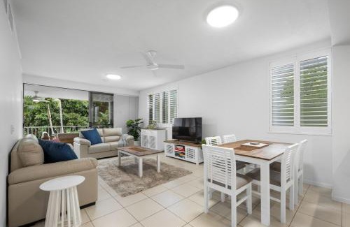 Casuarina Apartment | Pool View 3-Bedroom Oasis in Drift Resort