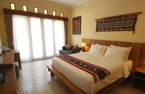 Legian City-Centre House | Pool View Room With Garden at Legian, Kuta - Bali