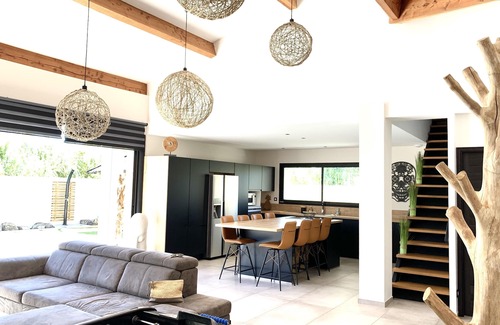 Cap d'Agde Villa | Pool Villa Near Beach