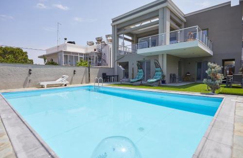 Vrontados Apartment | Poolside at Vrontados