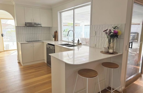 Currumbin Waters House | Poolside Luxe Living - Currumbin