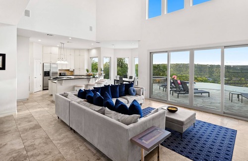 Westcliff House | Poolside Retreat | Fire Pit, Hot Tub, Game Room & Sleeps 14!