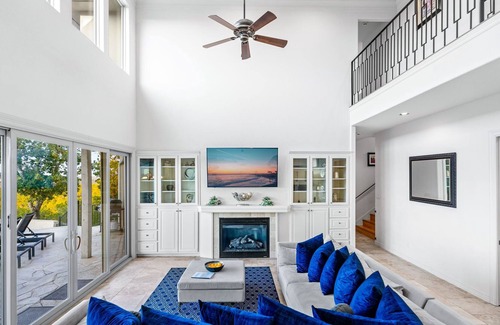 Westcliff House | Poolside Retreat | Fire Pit, Hot Tub, Game Room & Sleeps 14!