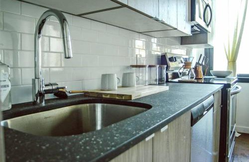 Center City Apartment | Poor Richard Downtown Studio, CONTACTLESS CHECK-IN