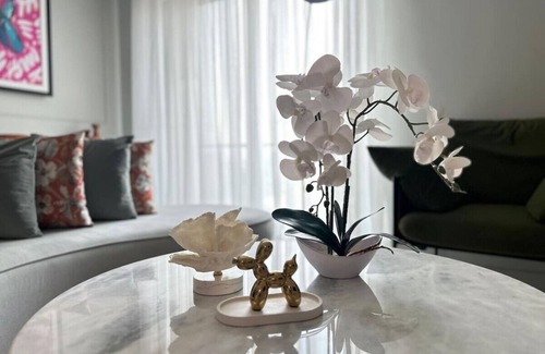 Lahore Apartment | Pop Art Haven - Gulberg 3 Opus