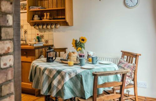 Dumbleton House | Poplar Cottage - Historic Barn in Dumbleton