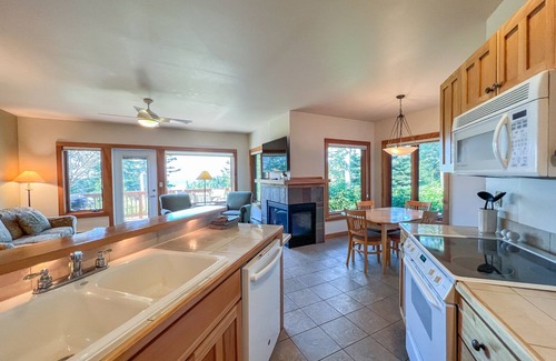 Lutsen Condo | Poplar River Condo 545 - Lake Superior - Lutsen, MN
