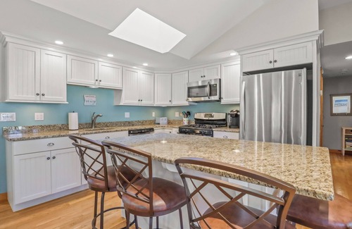 Popponesset House | Popponesset-3 Bedrooms, Sleeps 6, A/C and Private Beach