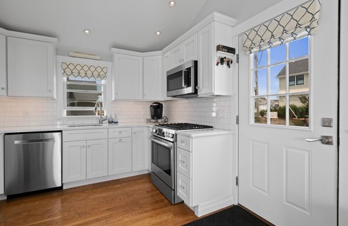 Popponesset House | Popponesset Waterfront - Beachfront Home, 3 bedrooms, 2 baths, sleeps 6, A/C