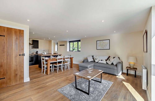 Messing House | Popps Barn - Two Bedroom House, Sleeps 4