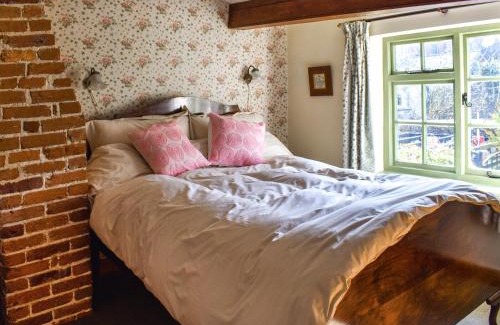Halesworth House | Poppy Cottage