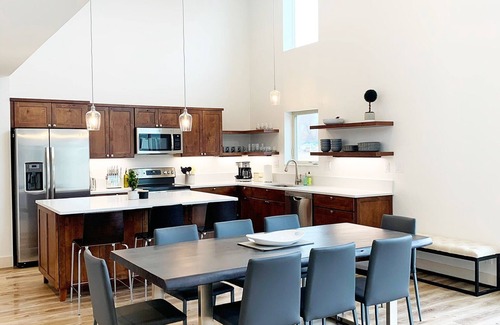 Victor House | Poppy Lane Retreat