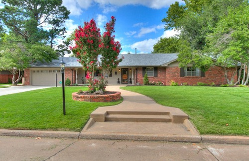 Norman House | Poppy's Place - Campus Home w/Pool